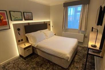 هتل Highfield House