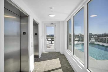 Hotel The Avalon Club