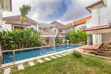 בית מלון כפרי Abian Biu Mansion