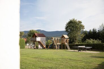 Hotel Apartamento En Un Ambiente Familiar Con Parque Infantil