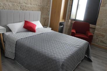 بنسيون Alojamento Girassol   Guest House   Quarto Com Casa De Banho Privativa