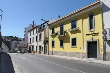 پانسیون Alojamento Girassol   Guest House   Quarto Com Casa De Banho Privativa