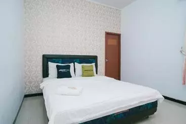 Pansiyon Urbanview Hotel Griya Surya Malang By Reddoorz