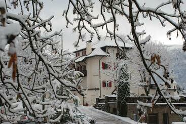 Отель Dolomiten