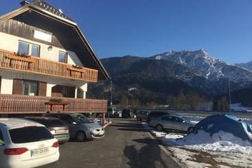 بنسيون Gostišče Uh  Planica