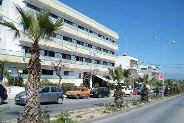 בית מלון כפרי Athinaiko