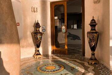 Strand Hotel Delfini