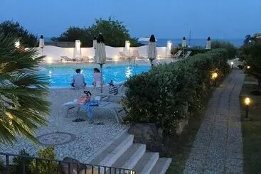 Отель Bougainville