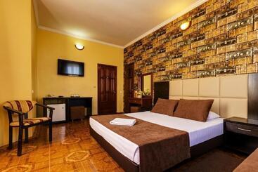 Отель Marton Lion