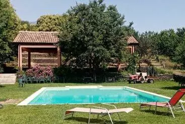 Hotelli La Rocca Della Rosa