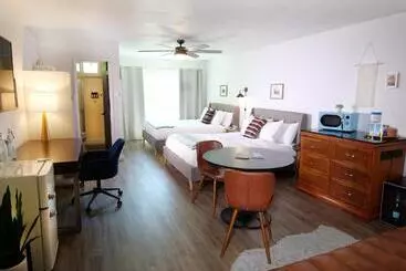 Sierra Blue Hotel & Swim Club