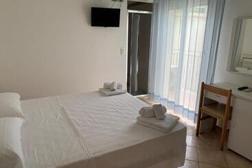 בית מלון כפרי Katina