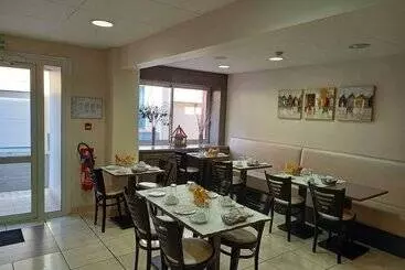 ホテル Sables D O Et Son Restaurant Le 16 Bis