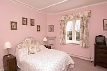 민박 Burcombe Manor