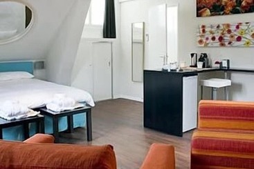 בית מלון כפרי A Small