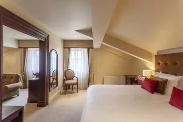 בית מלון כפרי Canal Court