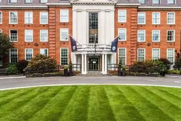 Hotelli The Lensbury Resort