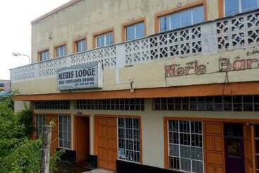 مبيت وإفطار Meris Lodge