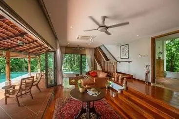 ホテル Ambong Pool Villas