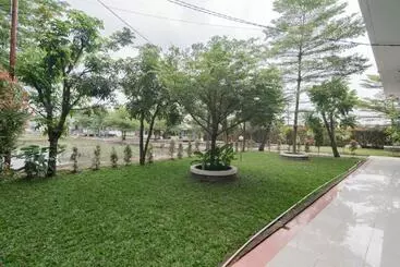 Hotel Sans Resort Parung Bogor