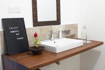 Bed and Breakfast Zarafa House