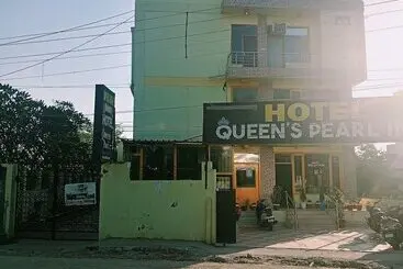 Hotel Queens Pearl Inn