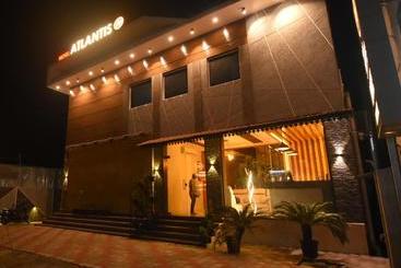 בית מלון כפרי Atlantis