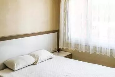 İleri̇ Otel