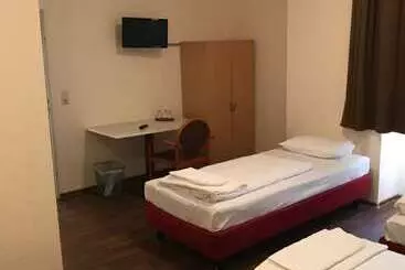 Pension Alpha Frankfurt City Central Station