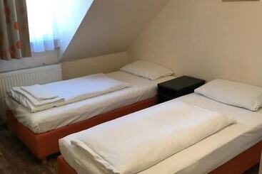 Pension Alpha   Frankfurt City Central Station