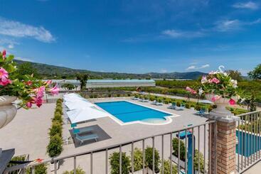 Szálloda Dipladenia Garden Country Resort