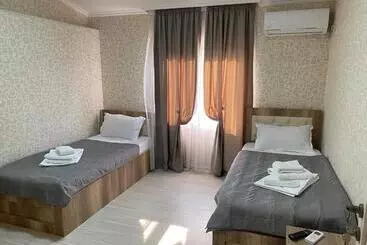 پانسیون Lana`s Guest House