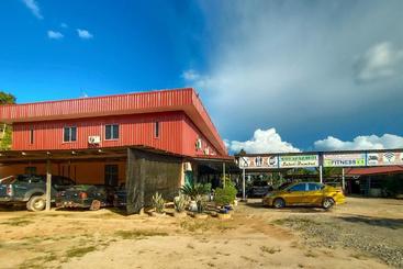 Hotel Oyo 90263 Fait S Countryside Homestay