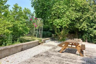 بنسيون Chez Madgi Et Jean Mi