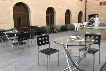 هتل Armenia Vansevan