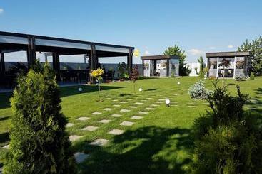 پانسیون Mondrian Event & Garden