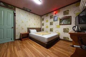 Motel Wanju Nari
