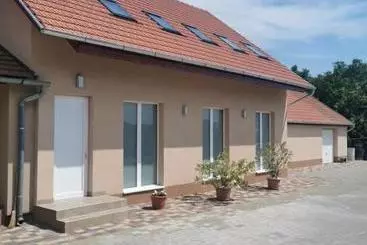 Aamiaismajoitus (B&B) Kék Lagúna Panzió