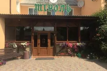 Hotel готель гайсин «тіроль»