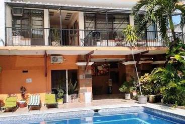 Отель Imperial Jojutla