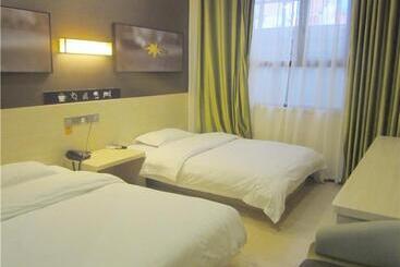 호텔 7days Inn Nanyang Xixia Bus Station Baiyu South Road