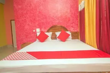ホテル Vaccinated Staff  Oyo 60869 Sandhana Homestay