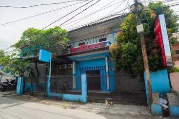Hotel Reddoorz Near Margonda Raya