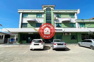 בית מלון כפרי Rajawali Homes Kota Marudu