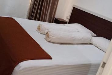 בית מלון כפרי Fidelia Homestay Palu Mitra Reddoorz