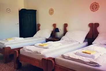 Aamiaismajoitus (B&B) Szabolcs Vezér Panzió