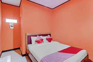 Szálloda Oyo 90454 Adinda Homestay Cibodas Lembang