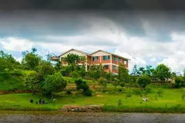 تختخواب و صبحانه Eldoret Inner Harbour Resort