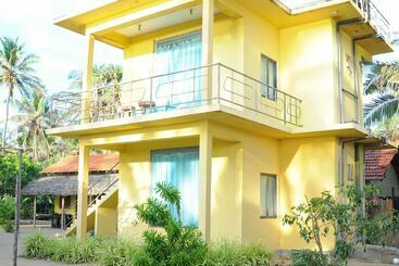 호텔 Dolphin Village