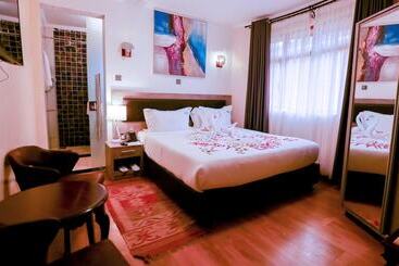 پانسیون Aberdare Prestige & Royal Cottages